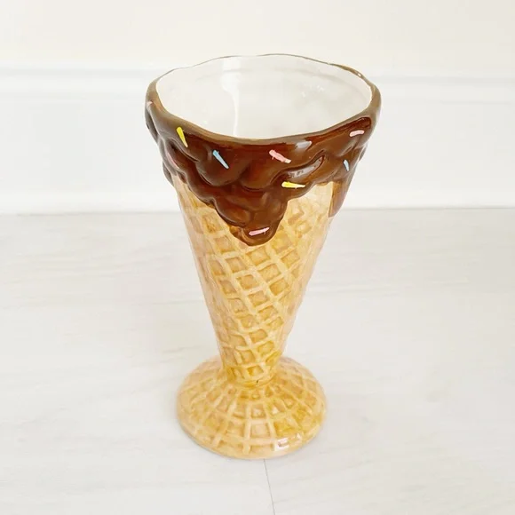 Ice Cream Cone Shaped Glasses Set - Picture 5 of 5